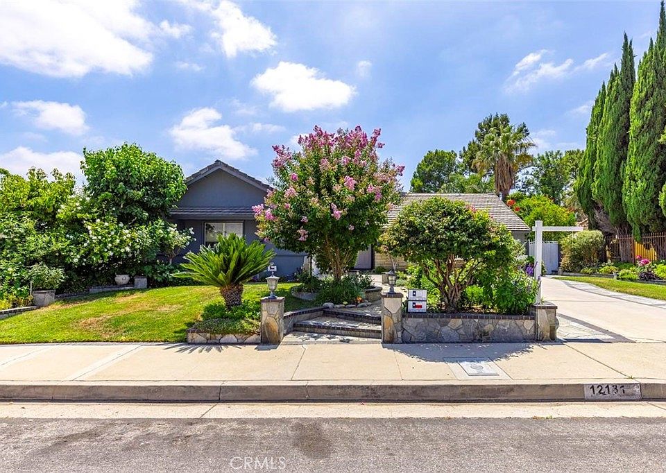 1st image of 12131 Woodley Ave