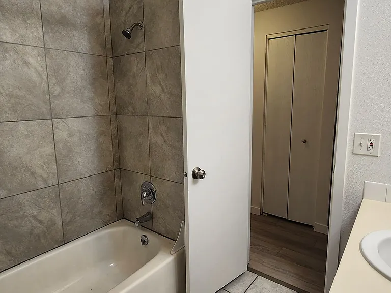 508 N Walker St #3 — Photo 6