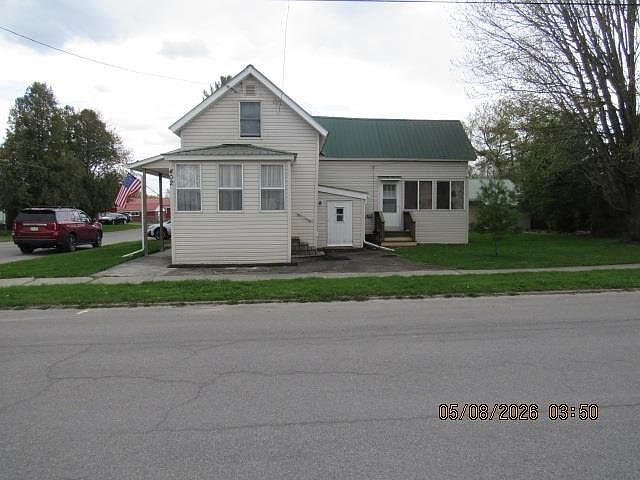 1st image of 402 Pine St
