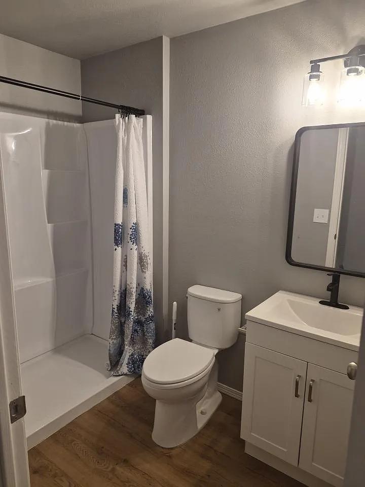 4 bed, 3.0 bath, 2196 sqft, $2,200 — Photo 3