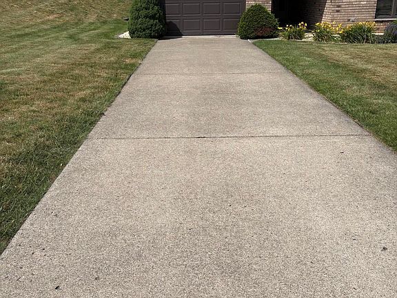 2nd image of 61 Countrywood Dr
