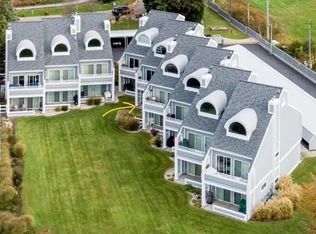 109 Millpoint Dr #9, Spring Lake, MI 49456