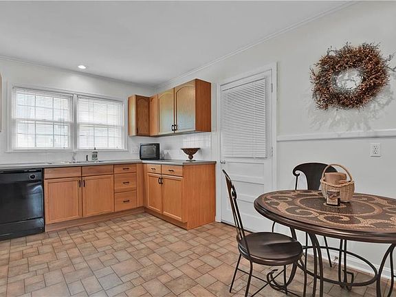 5th image of 5406 Linden St