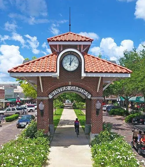 2 mins away from the Winter Garden village shopping center