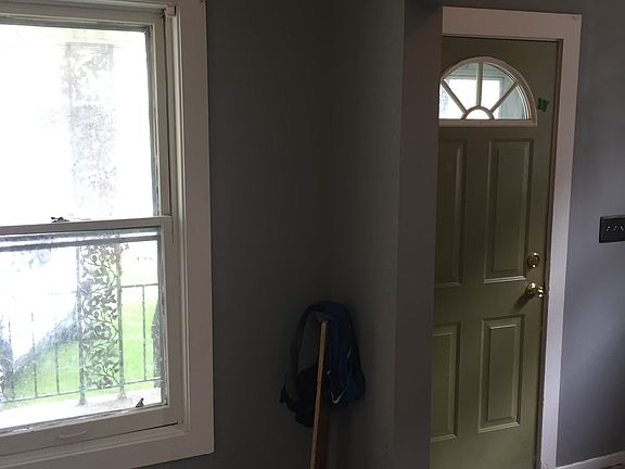 2nd image of 1746 Oakdale Ave