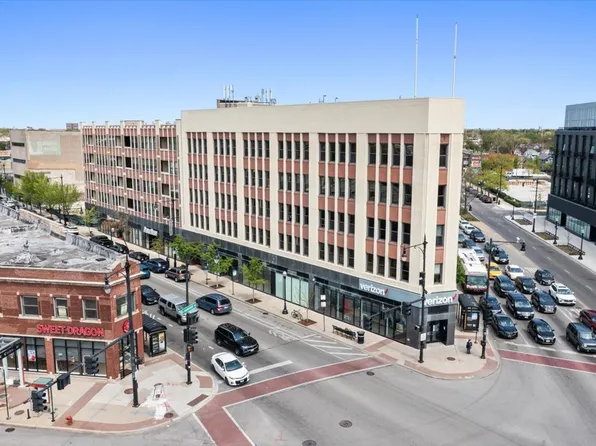 4015 N Milwaukee Ave Unit 202, Chicago, IL 60641