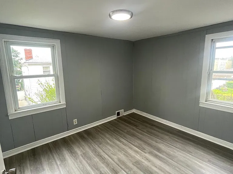 337 Winans Ave — Photo 6