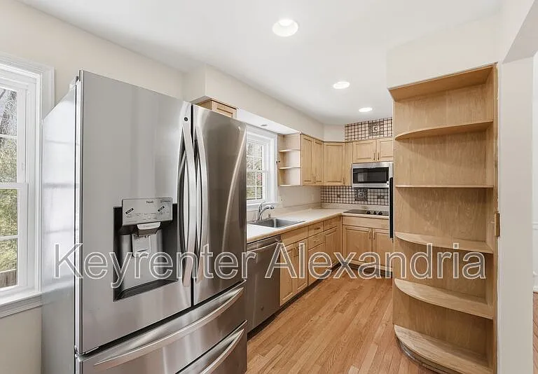 8239 Doctor Craik Ct — Photo 13