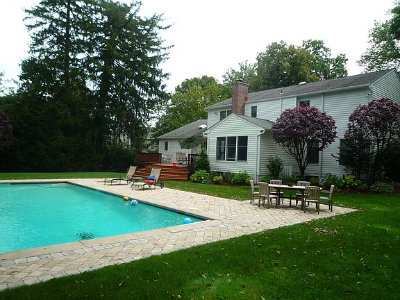 2nd image of 627 Stiles Ave