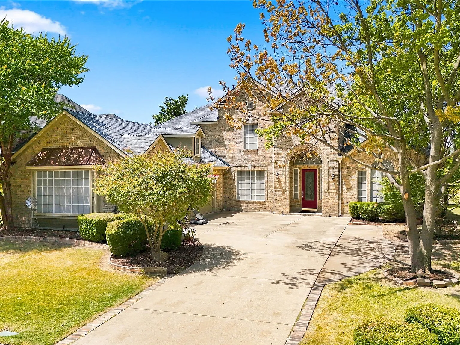 5 bed, 4014 sqft, $4,500 — Photo 3