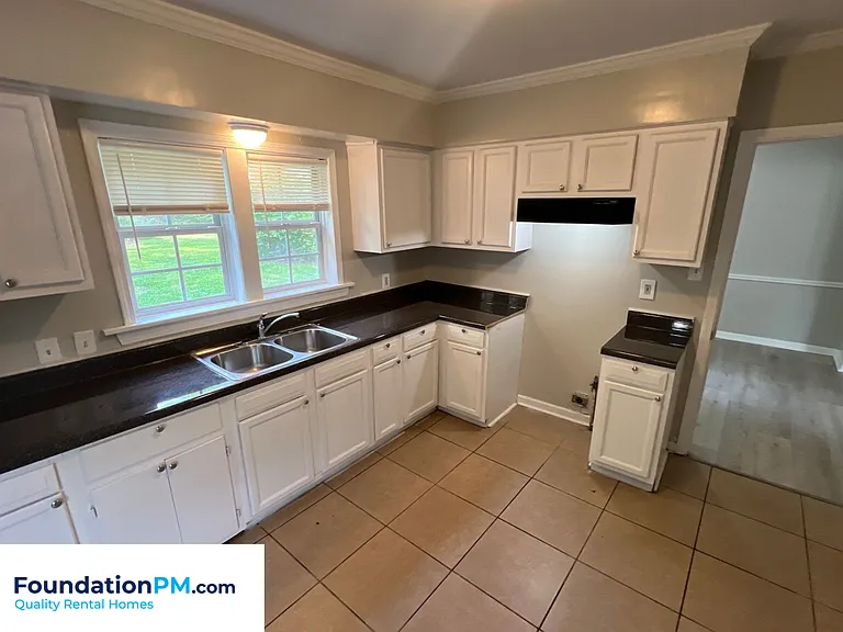 1847 Driftwood Ave — Photo 4