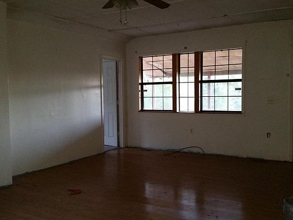 3rd image of 157 Pinecrest Dr