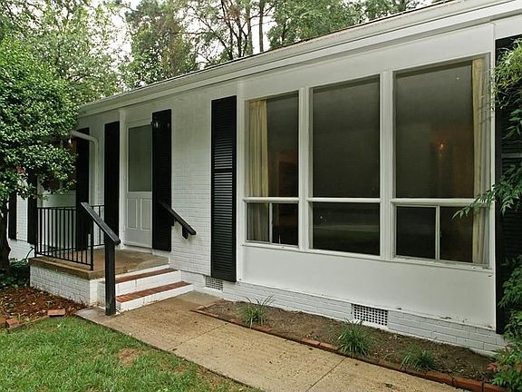 2nd image of 305 N Estes Dr