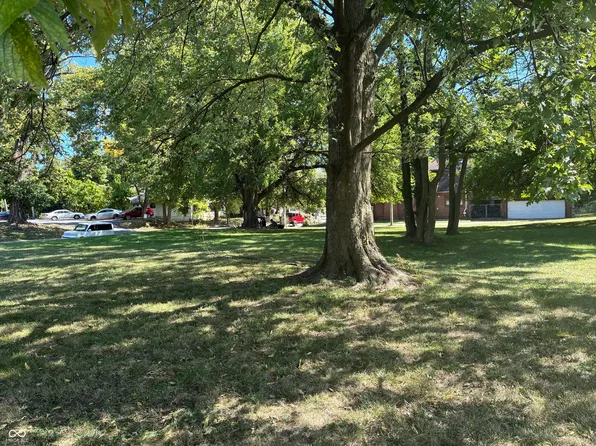 4221 E Washington St, Indianapolis, IN 46201