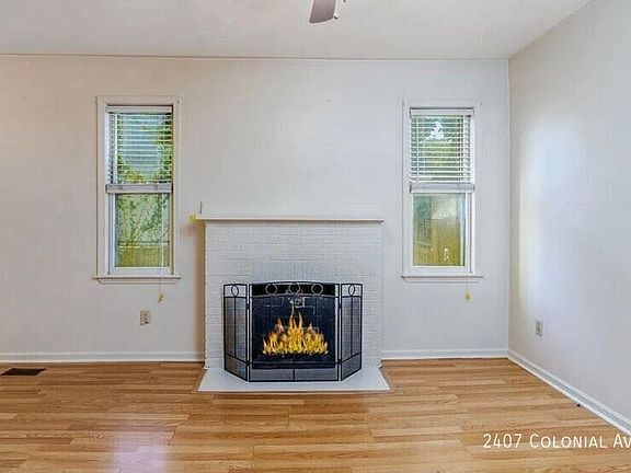 3rd image of 2407 Colonial Ave SW
