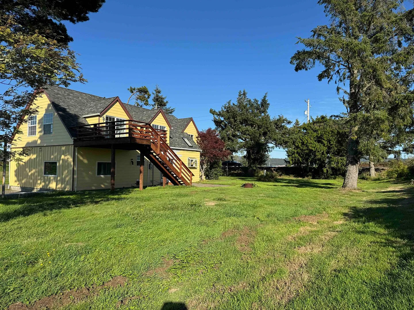 The Big Yellow Farmhouse on Youngs Bay-Available to Rent Soon! — Photo 3