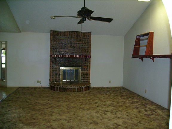 3rd image of 1414 NE 8th St