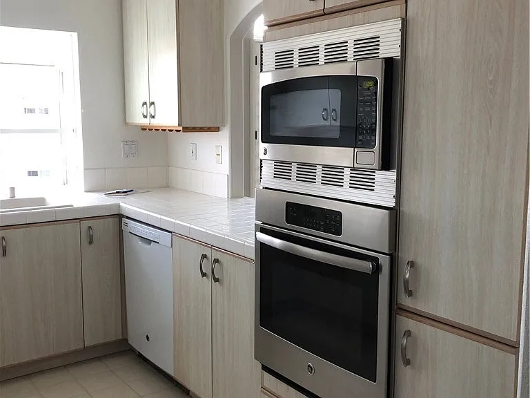 29435 Elba Dr — Photo 6