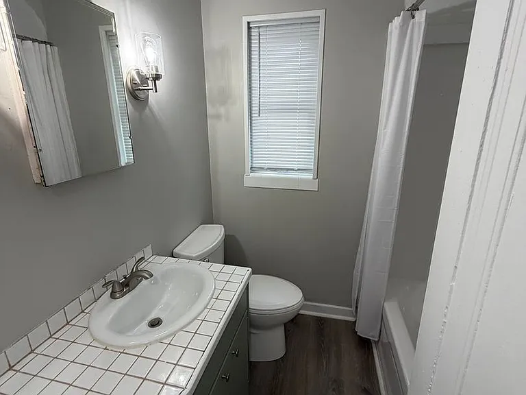 1913 Stirling Ave — Photo 17