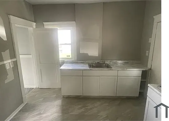 3 bed, 1056 sqft, $1,795 — Photo 3