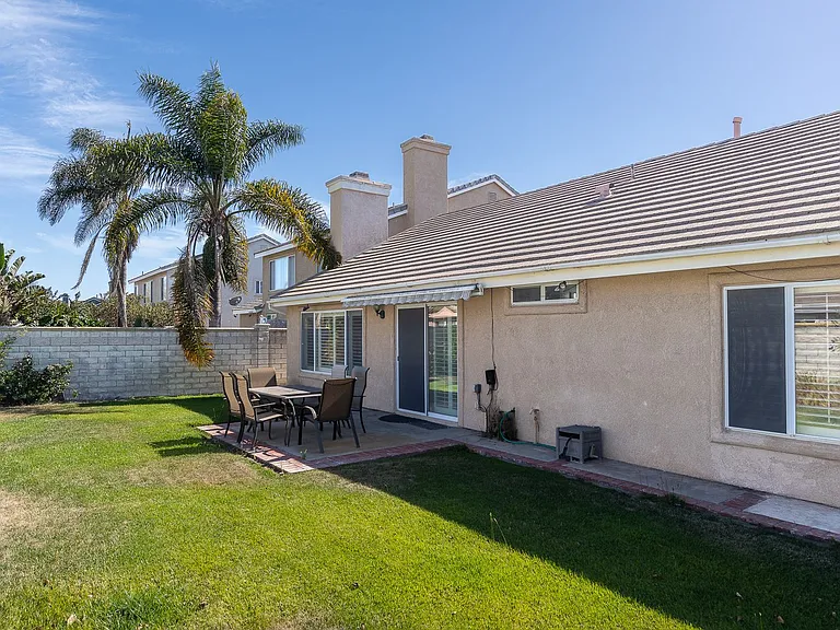 652 Teresa St — Photo 28