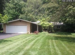 694 Washington Ave, Elyria, OH 44035