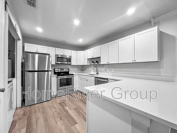 3rd image of 67 Windtree Ln #1