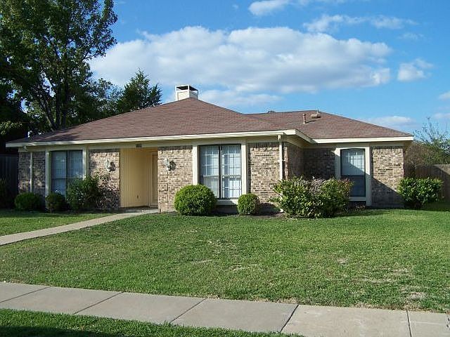 1st image of 1109 Southwestern Dr