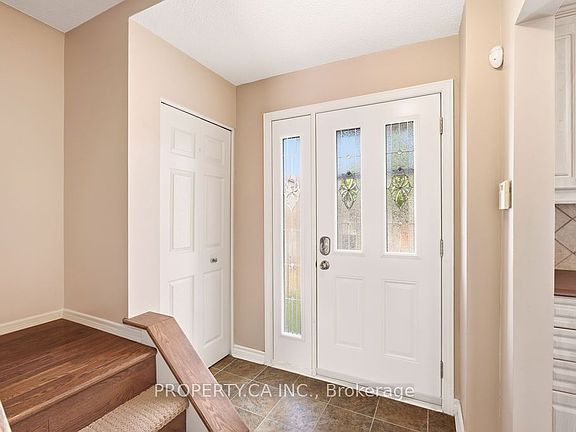 3rd image of 127 Pickford Dr