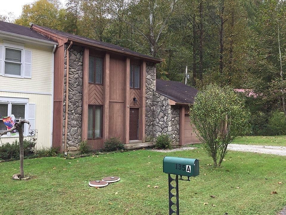 1st image of 135 Richmond Hill Est #B