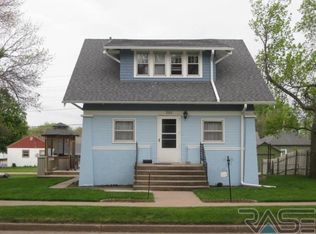 203 E 4th St, Dell Rapids, SD 57022