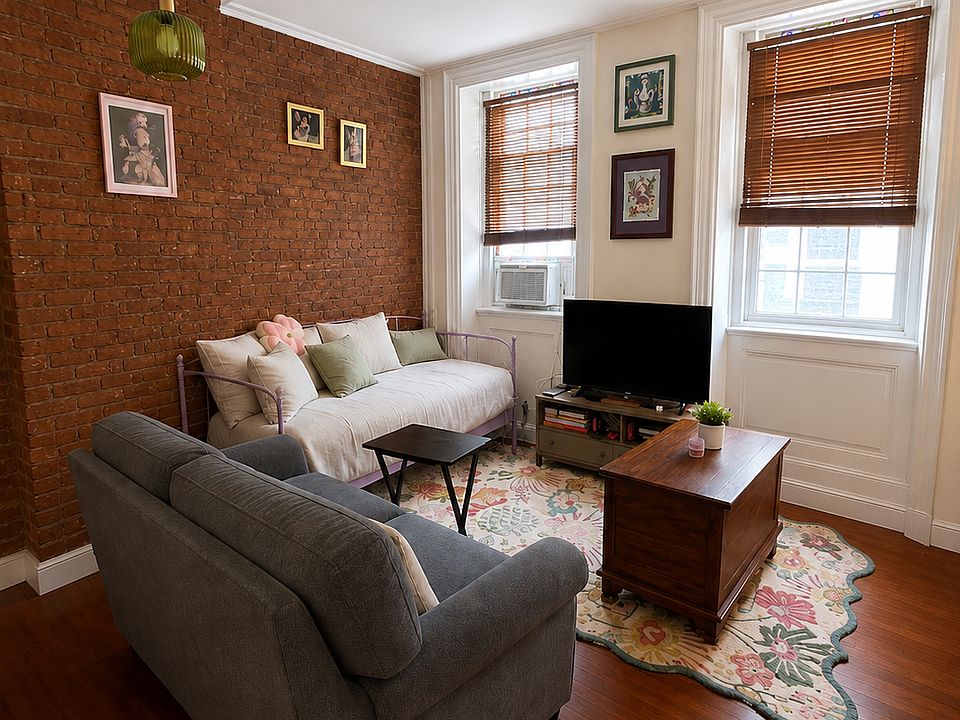 1st image of 79 Pearl St APT 2