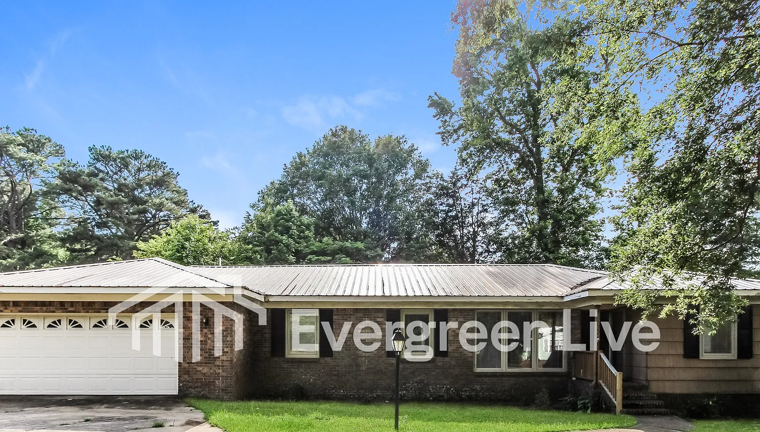 3 bed, 2.0 bath, 2238 sqft, $1,545 — Photo 2