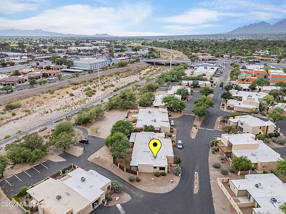3rd image of 2081 N Camino De La Cienega