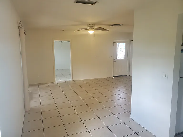 2097 Jessamine Ct — Photo 12