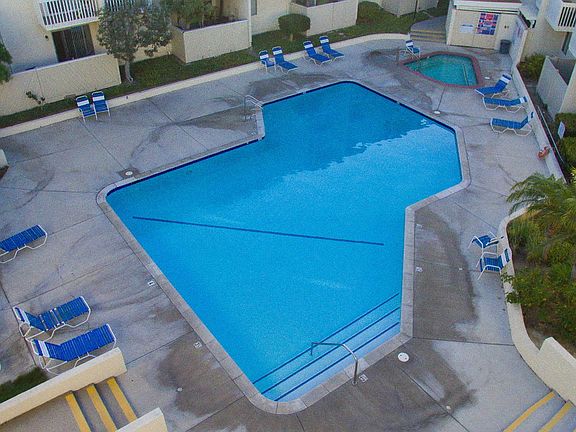 5th image of 201 S Ventura Rd Unit 3