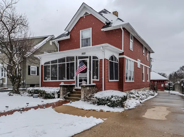 1021 W Highland Ave, Elgin, IL 60123
