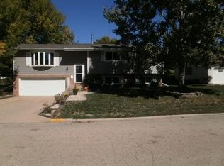 910 W 1st St, Spring Valley, IL 61362