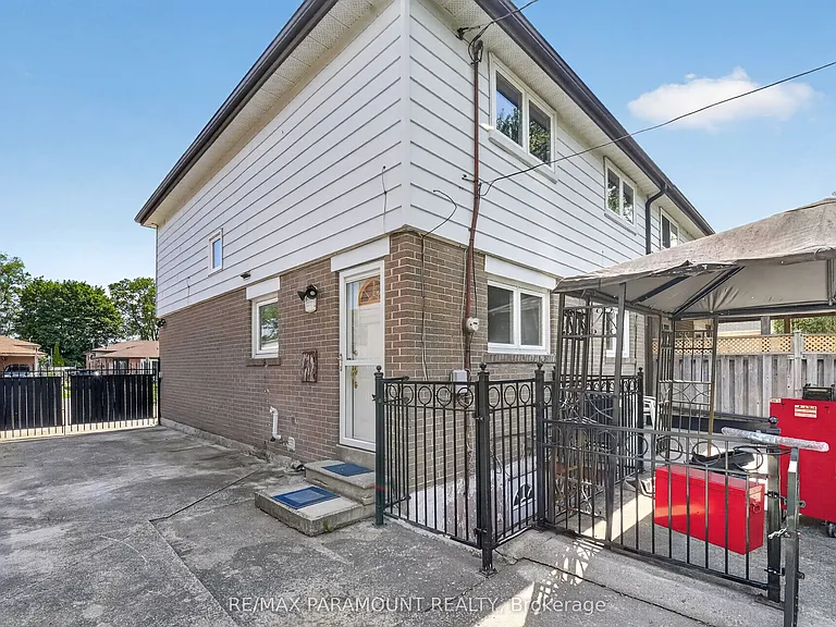 47 Cloverdale Dr — Photo 33