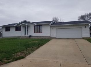 917 Kristi Ln, Tomah, WI 54660