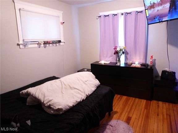 4th image of 4517 Bucyrus Ave