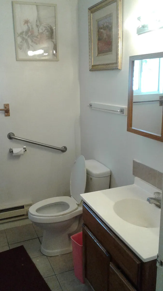 Building Photo - 2408 E 12th St #2