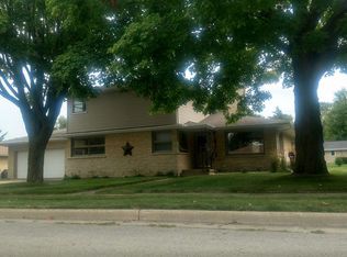 542 Sunrise Ave, Lomira, WI 53048