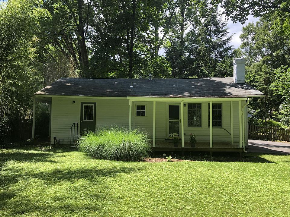 Cute cottage with garden access