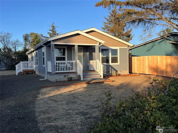 304 Seashore Street SW, Ocean Shores, WA 98569