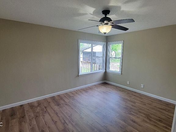 5th image of 560 S Biltmore Ave