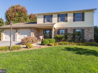 1449 Spring Side Ct, Chambersburg, PA 17202