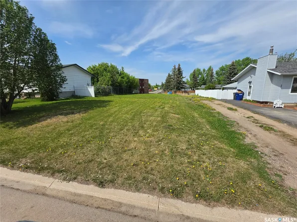 37 Dunfield Crescent, Meadow Lake, SK S9X 1E3