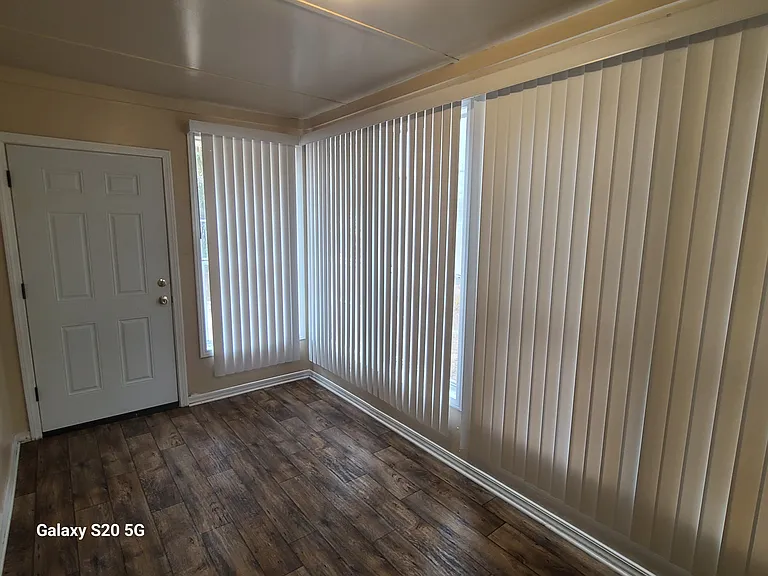 5381 Williams St — Photo 8
