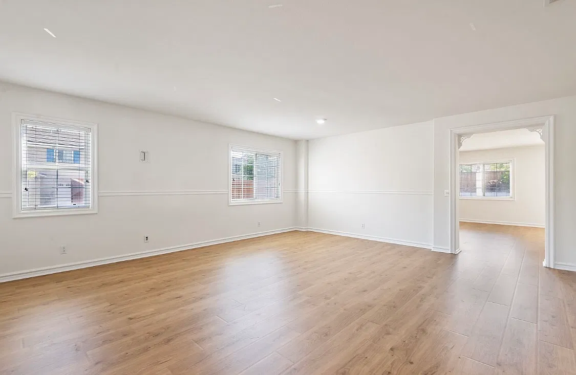 4 bed, 2.5 bath, 2526 sqft, $3,900 — Photo 2